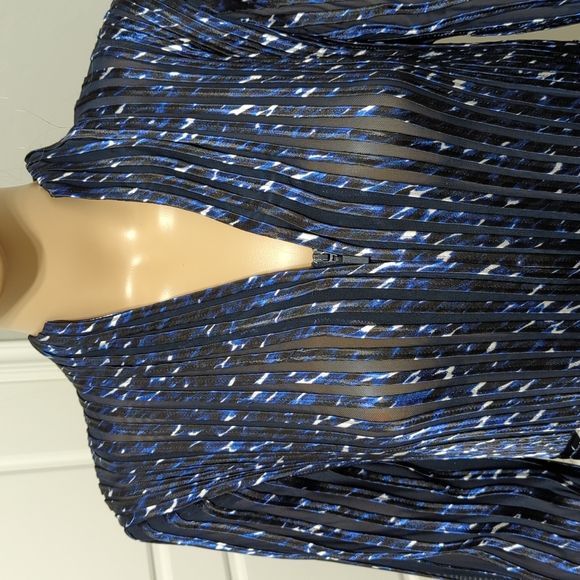 TRAVELER'S COLLECTION BY CHICO'S SIZE 1 - Picture 2 of 10